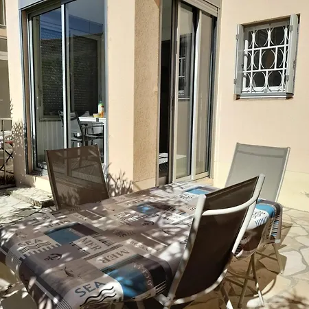 Sete Climatise 200 M Plage Parking Exterior photo